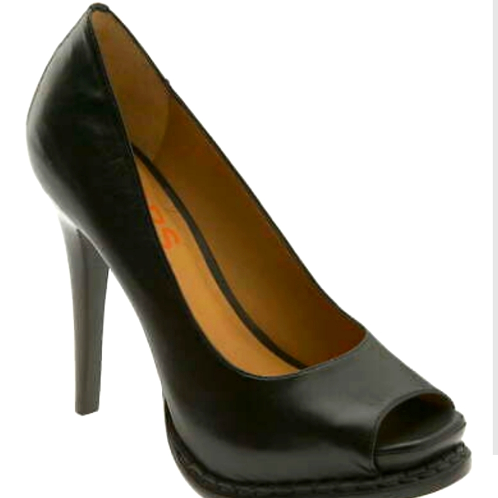 Michael Kors Izzie Black Leather Peep Toe Women's 7